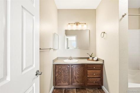 5735 N Genoa Way Aurora CO 80019