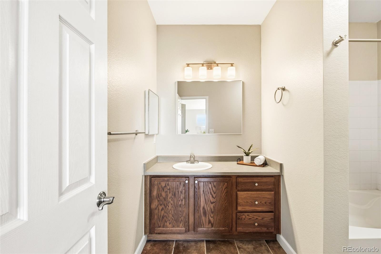 5735 N Genoa Way Aurora CO 80019