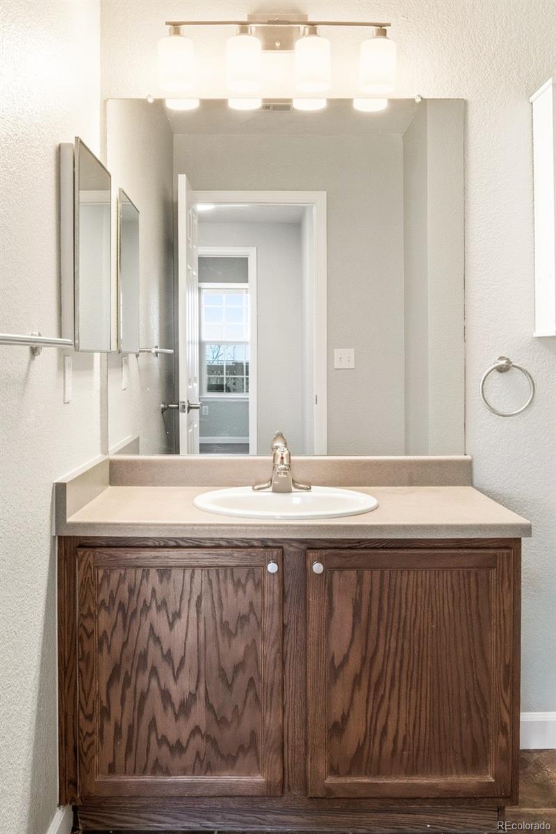 5735 N Genoa Way Aurora CO 80019