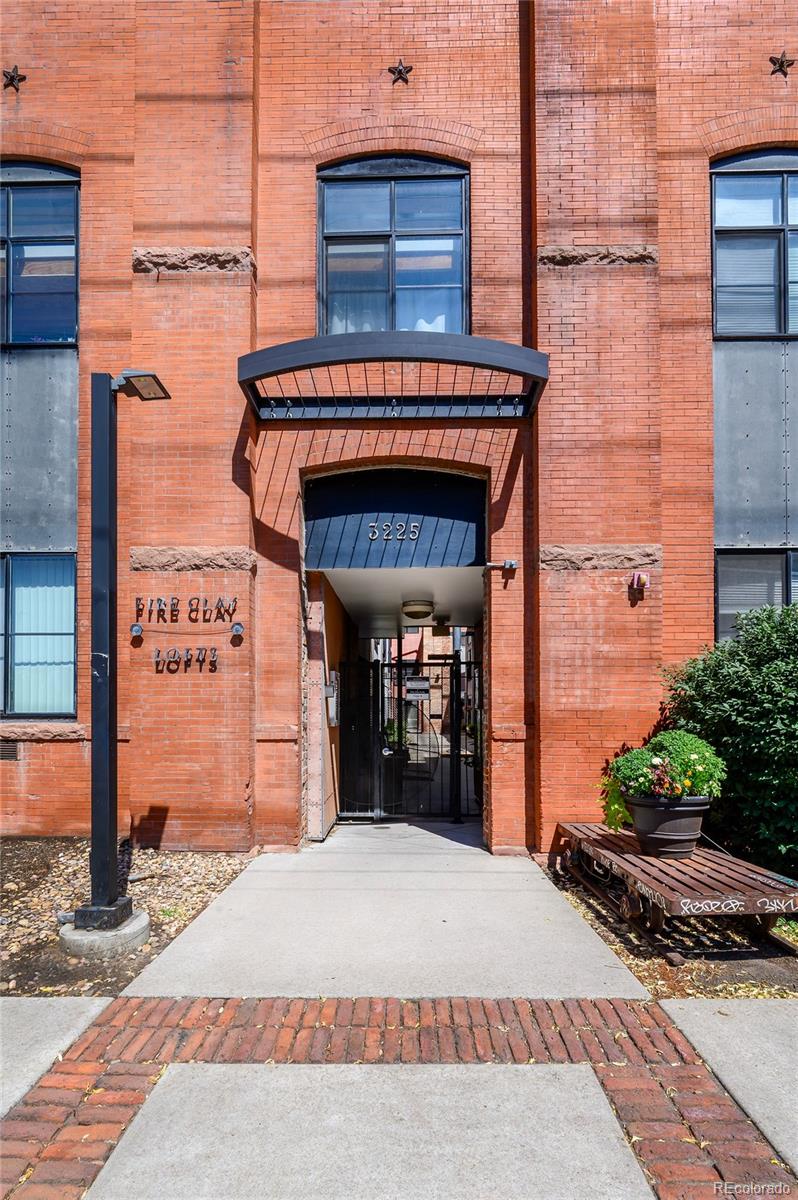 Denver CO, 3225 Blake Street, Unit 4