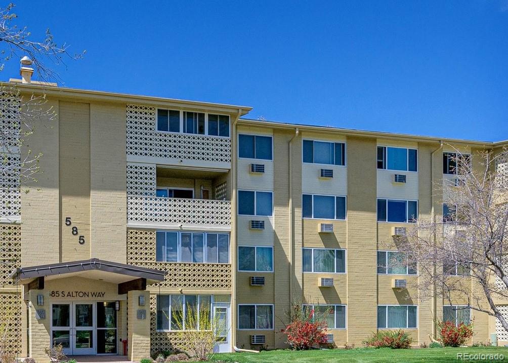 585 S Alton Way Denver CO 80247
