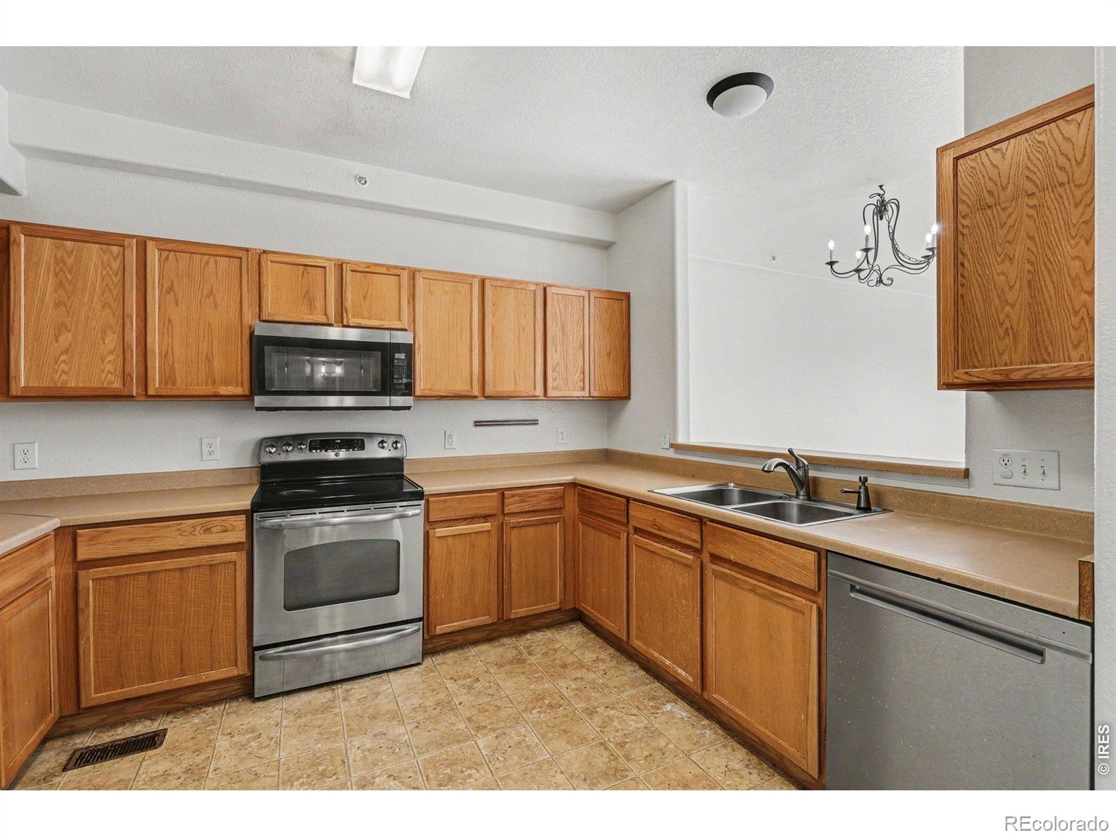 9758 Laredo Street Commerce City CO 80022