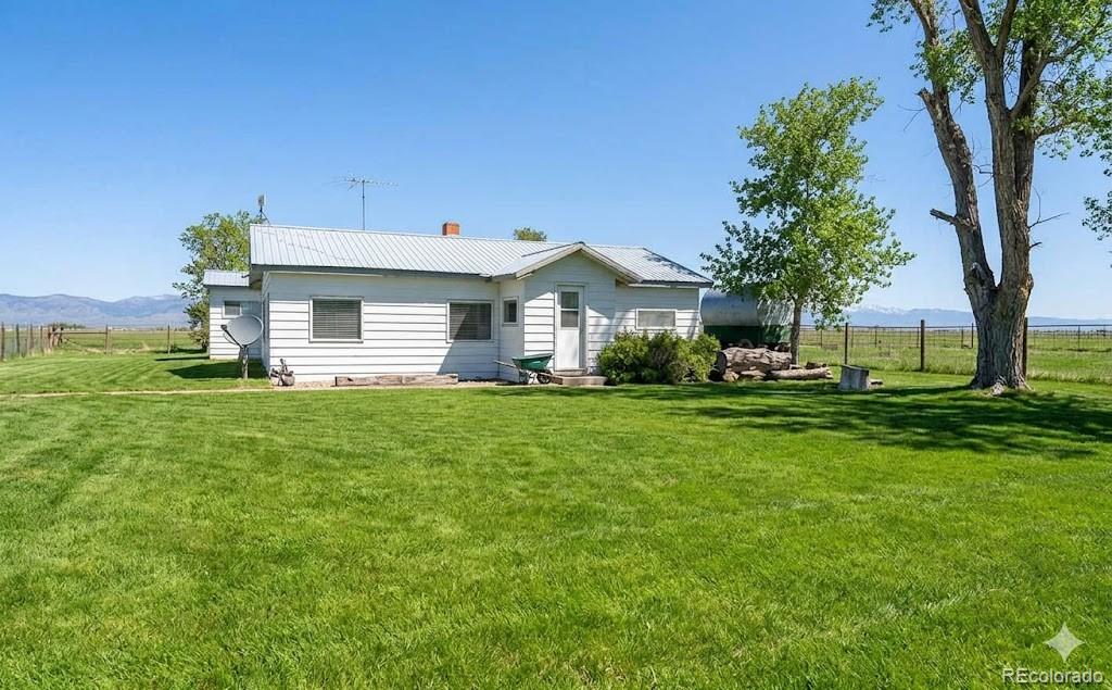 1099 W County Road 11 Center CO 81125