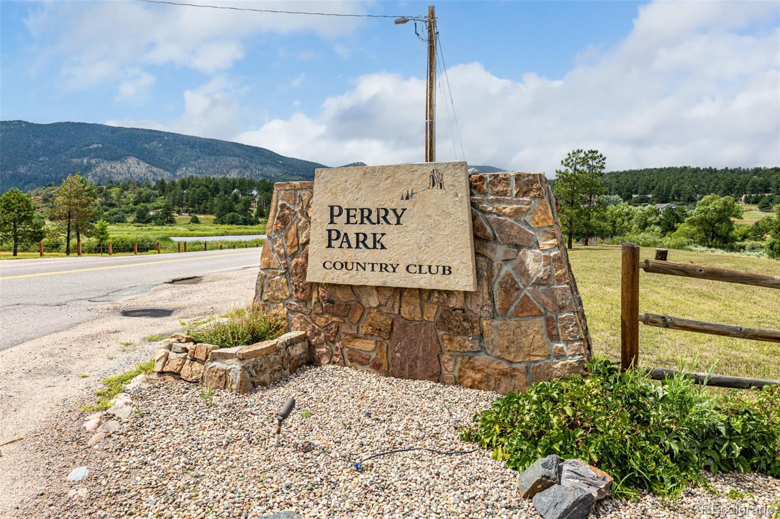 8160 Bannock Drive Larkspur CO 80118