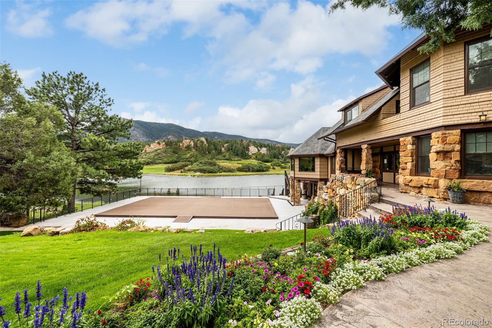 8160 Bannock Drive Larkspur CO 80118