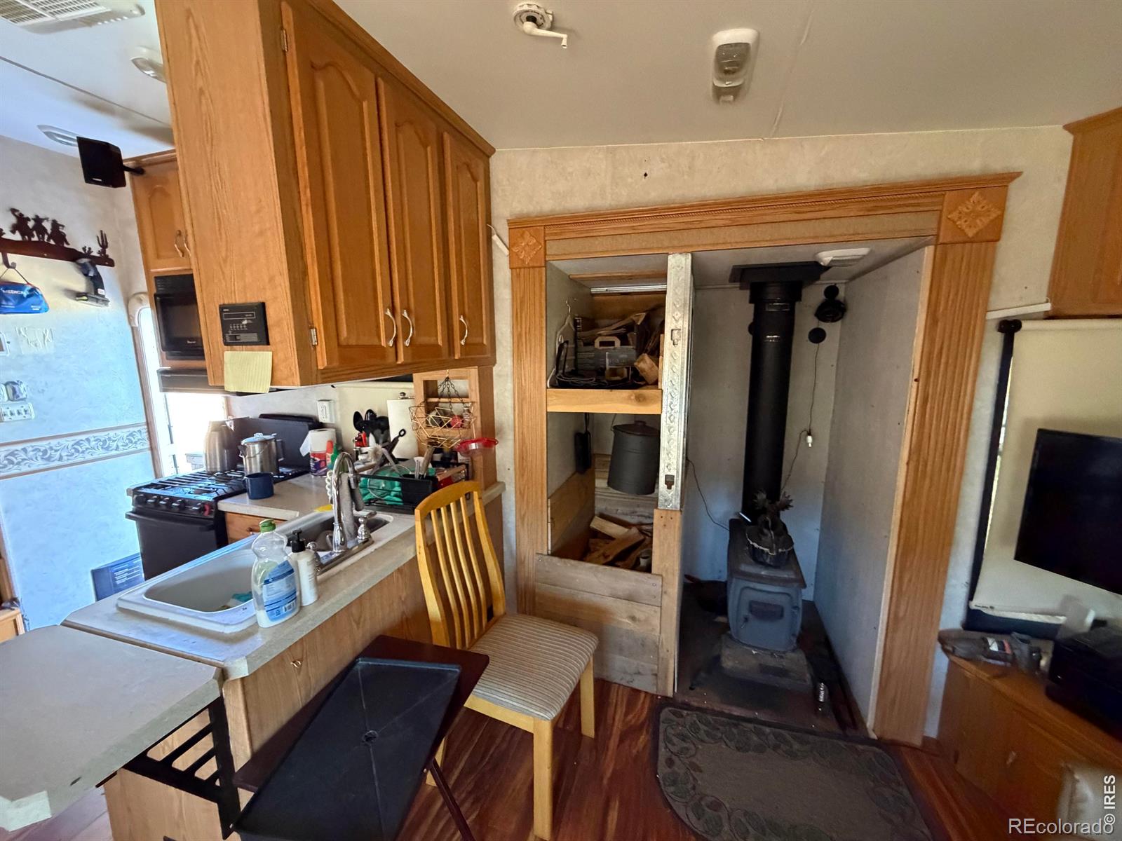 28 Agate Court Bellvue CO 80512