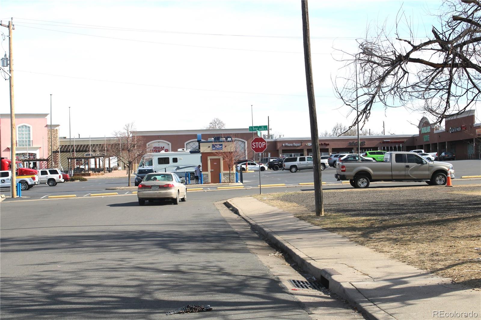 6322 Ivanhoe Street Commerce City CO 80022