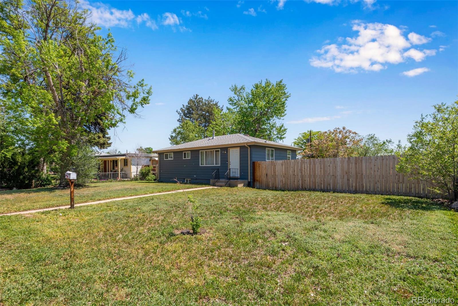 934 Linley Court Denver CO 80204