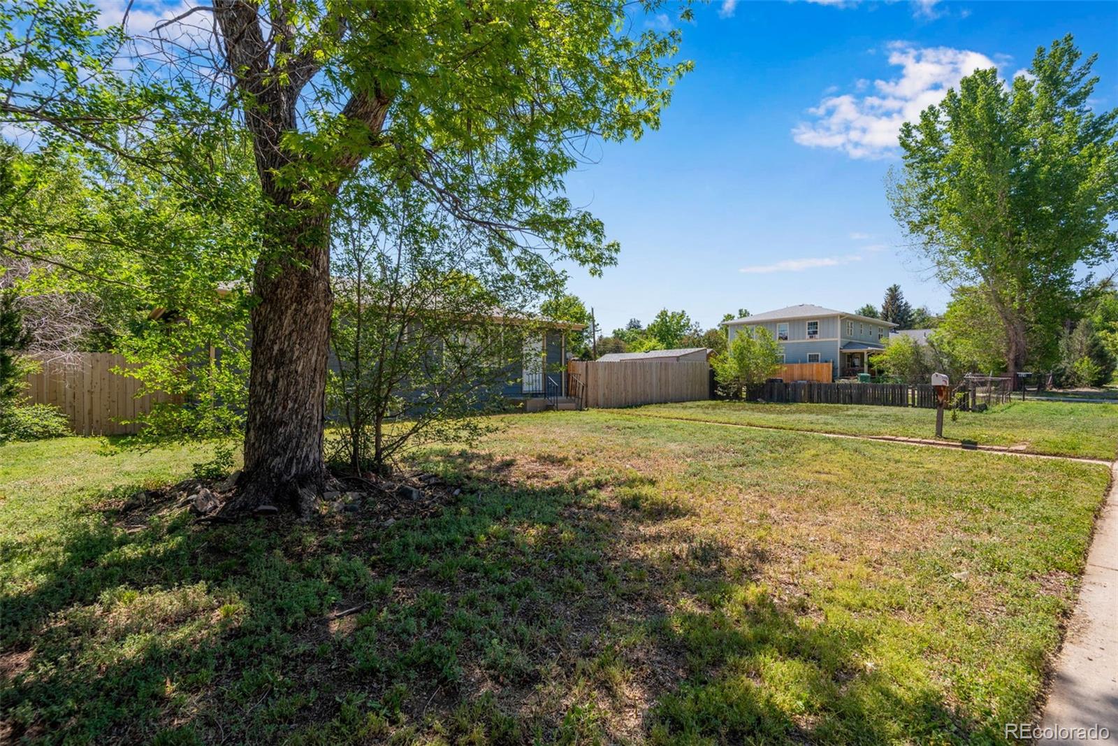 934 Linley Court Denver CO 80204