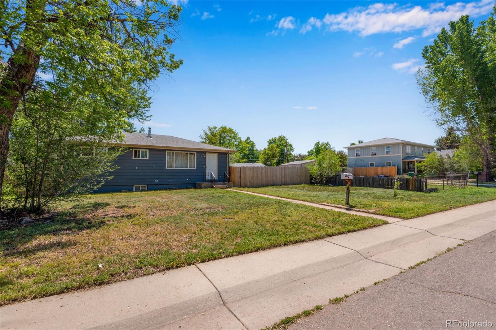 934 Linley Court Denver CO 80204