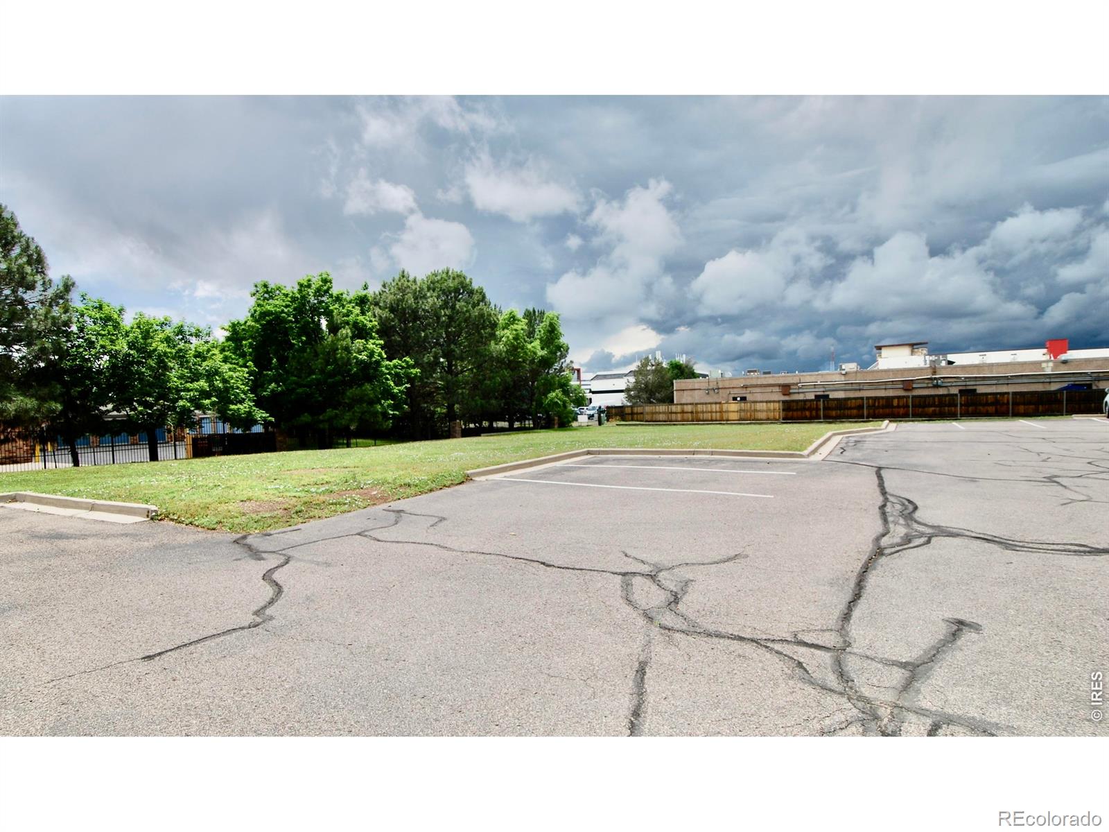2225 S Iola Street Aurora CO 80014