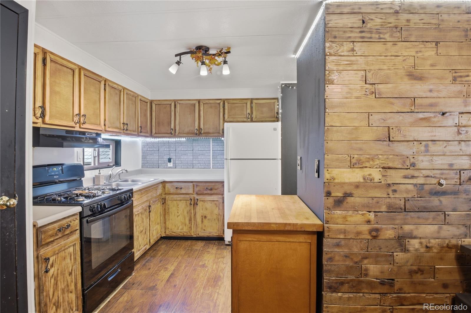 19253 E Us Highway 24 Woodland Park CO 80863