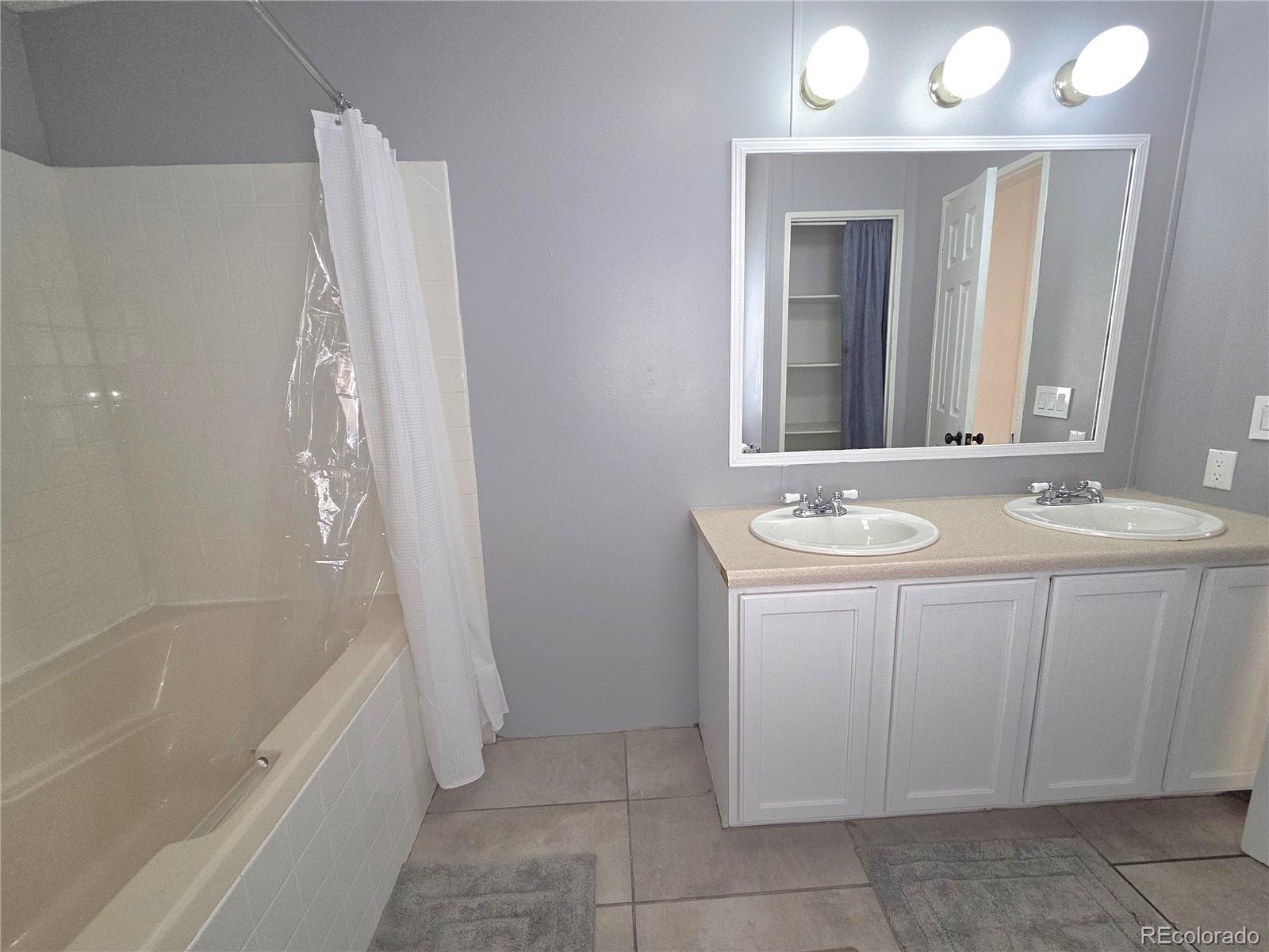 9710 Gull Street Denver CO 80260
