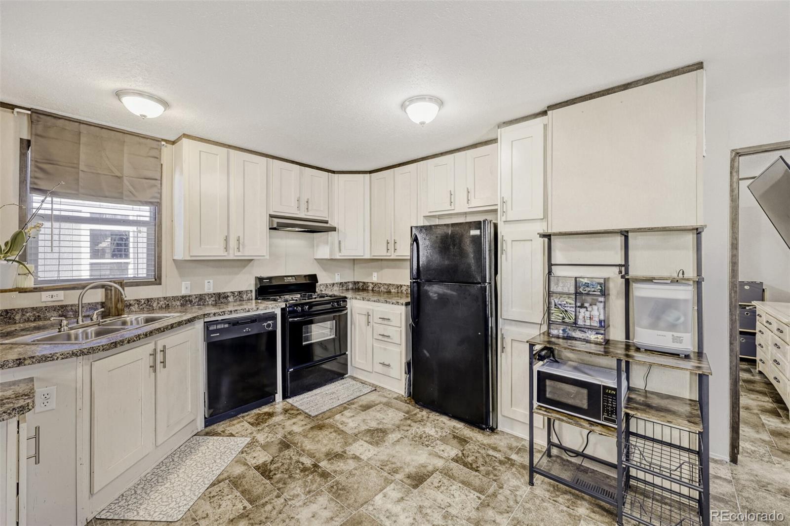 211 B Street Evans CO 80620