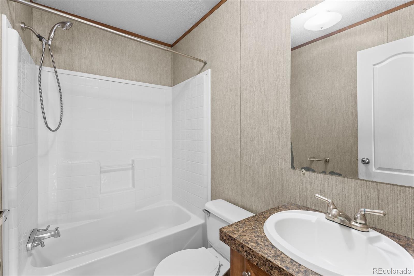 1095 Western Colorado Springs CO 80915