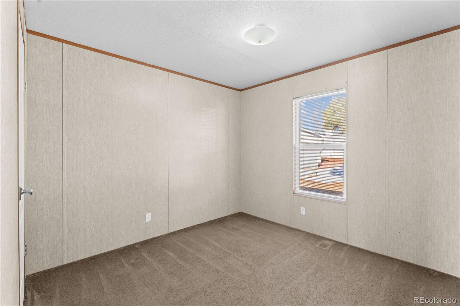 1095 Western Colorado Springs CO 80915