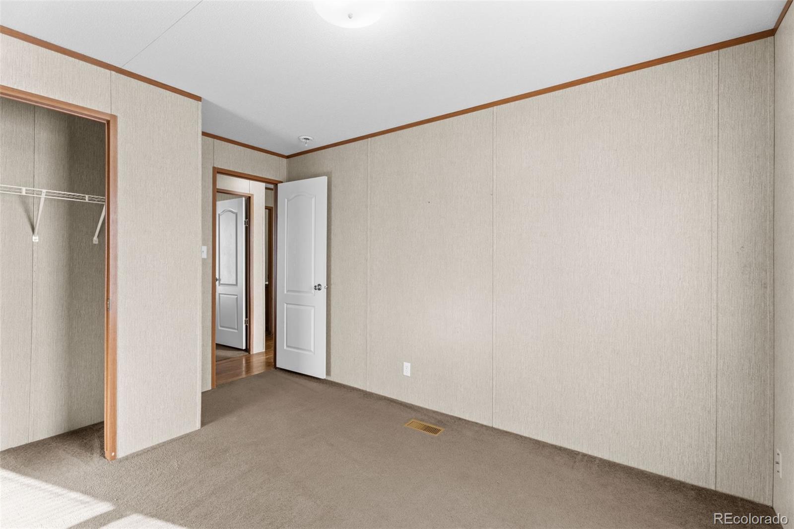 1095 Western Colorado Springs CO 80915