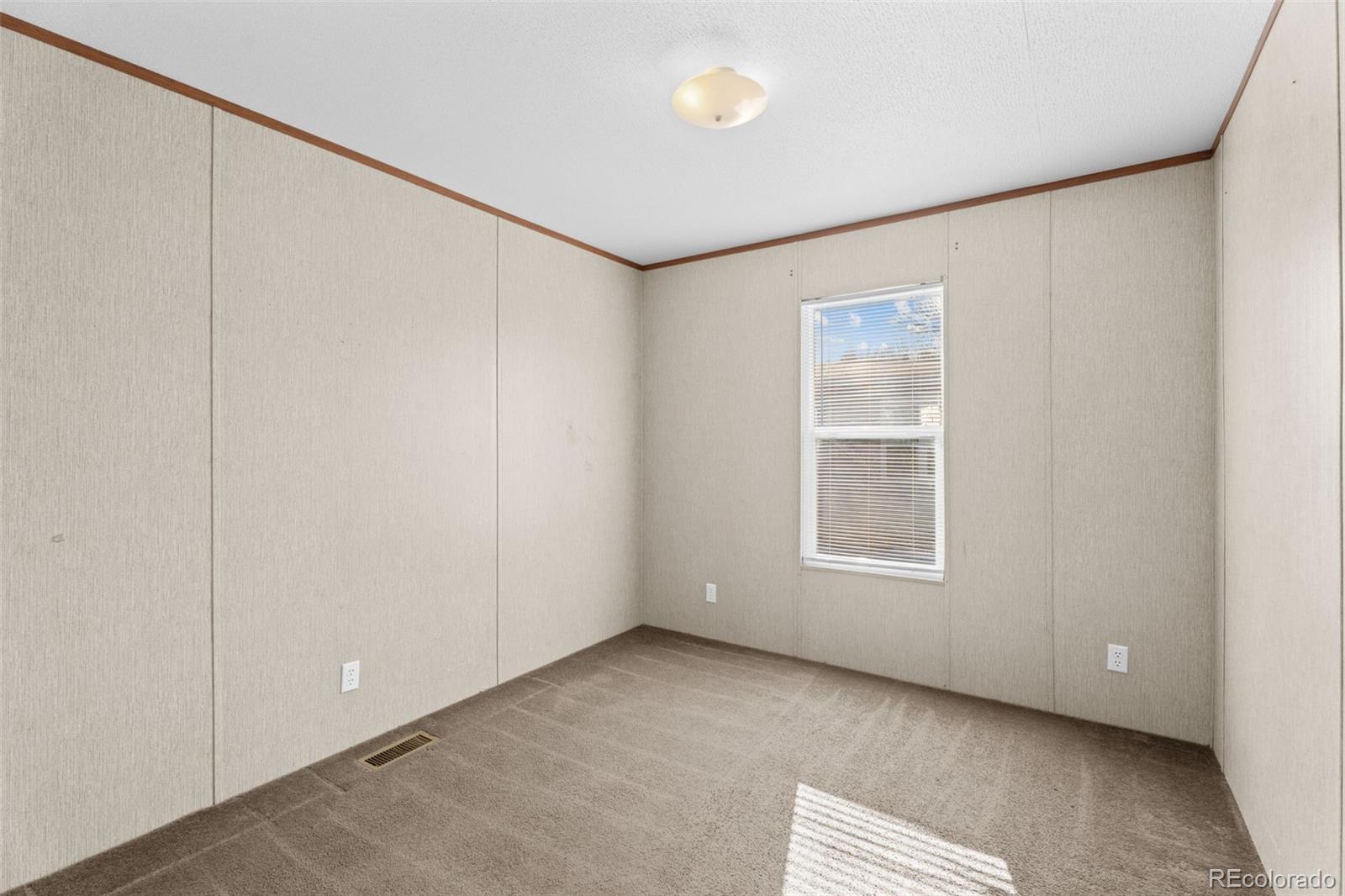 1095 Western Colorado Springs CO 80915