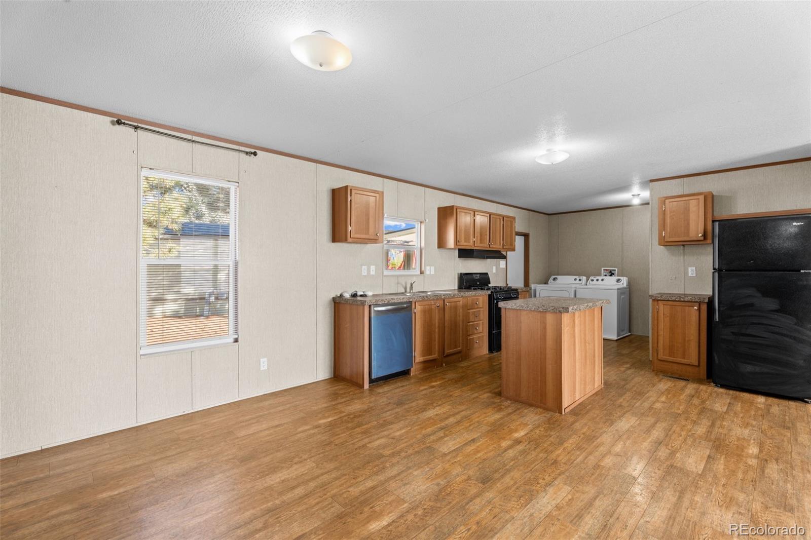 1095 Western Colorado Springs CO 80915