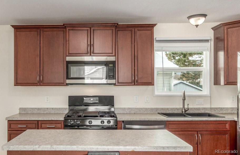 1095 Western Drive Colorado Springs CO 80915