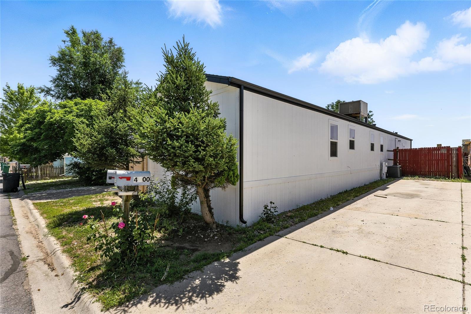4916 E 96th Place Denver CO 80229