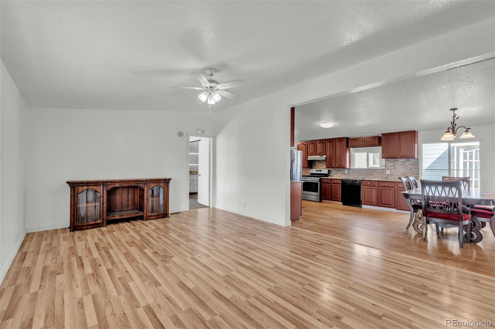 1095 Western Drive Colorado Springs CO 80915