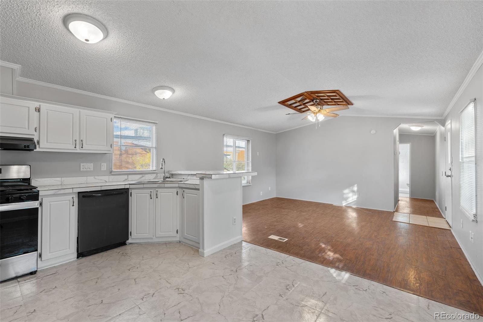 1095 Western Drive Colorado Springs CO 80915