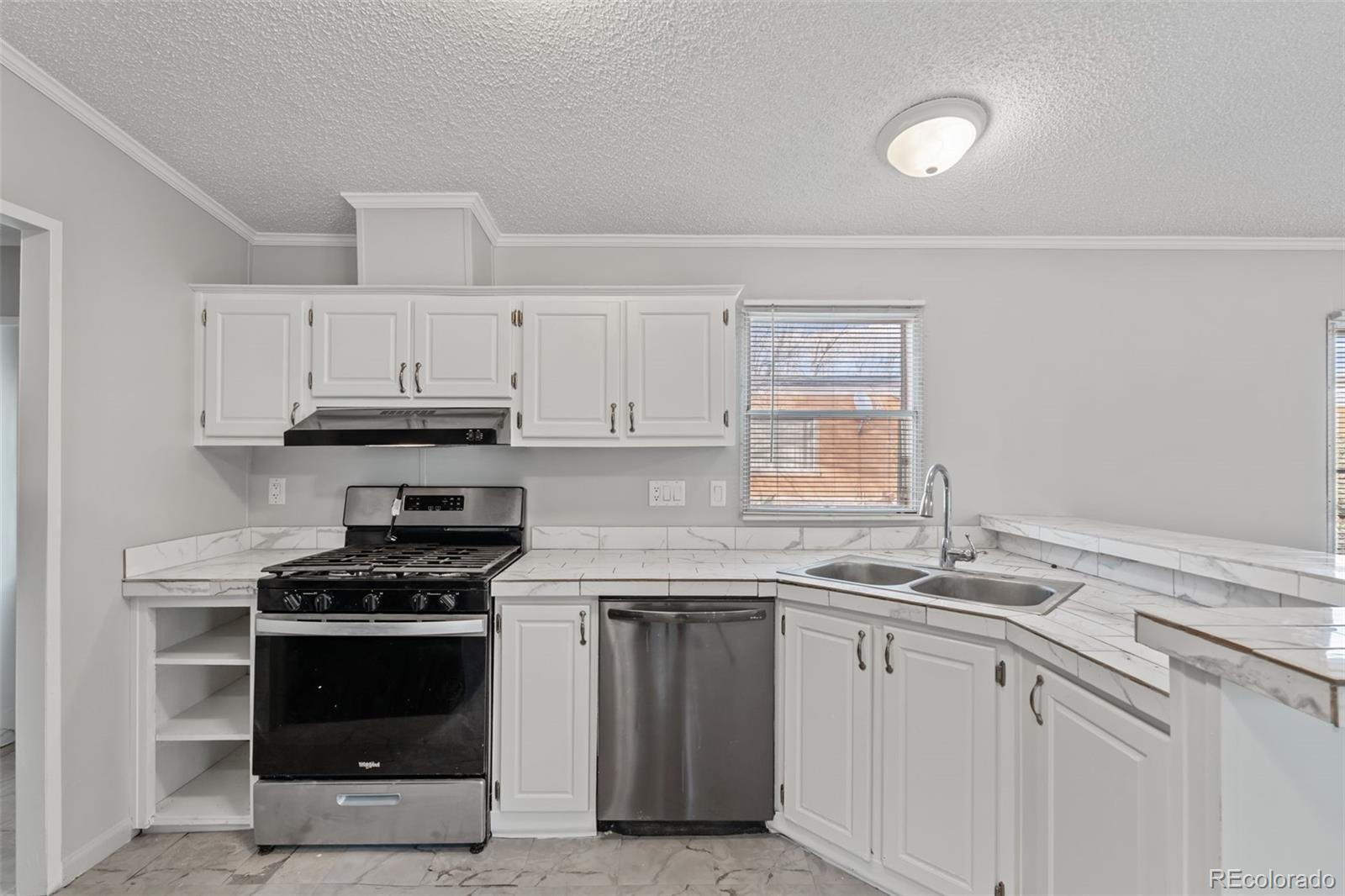 1095 Western Drive Colorado Springs CO 80915
