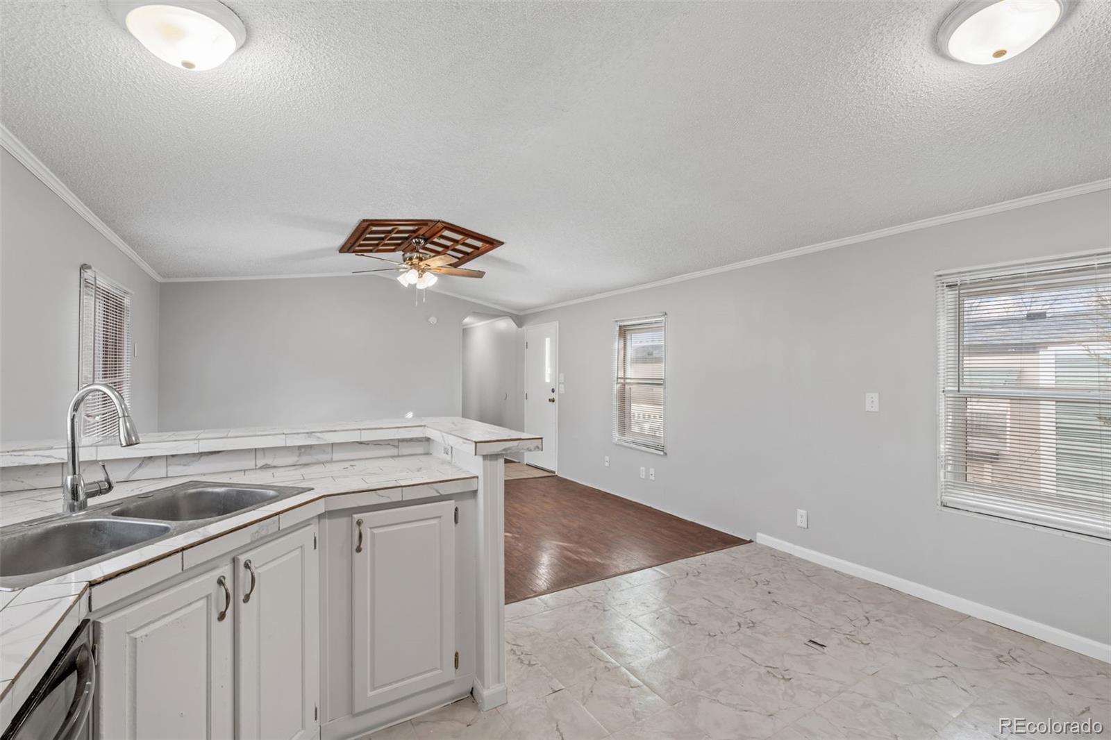 1095 Western Drive Colorado Springs CO 80915