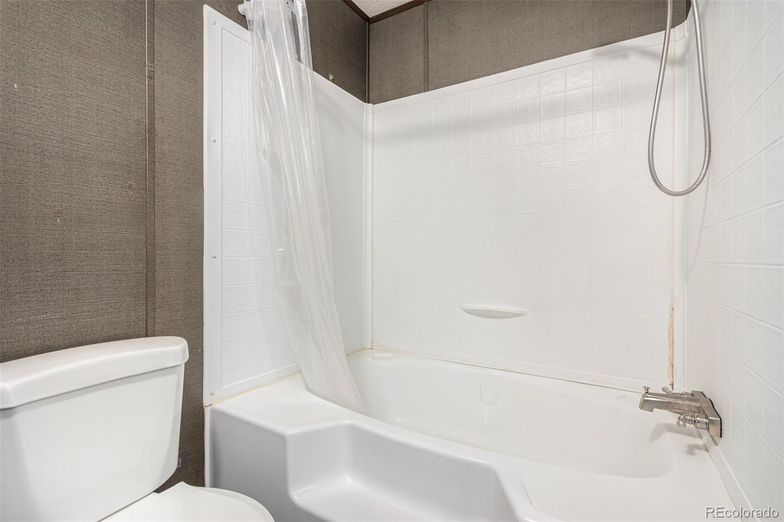 1614 Van Buren Way Aurora CO 80011