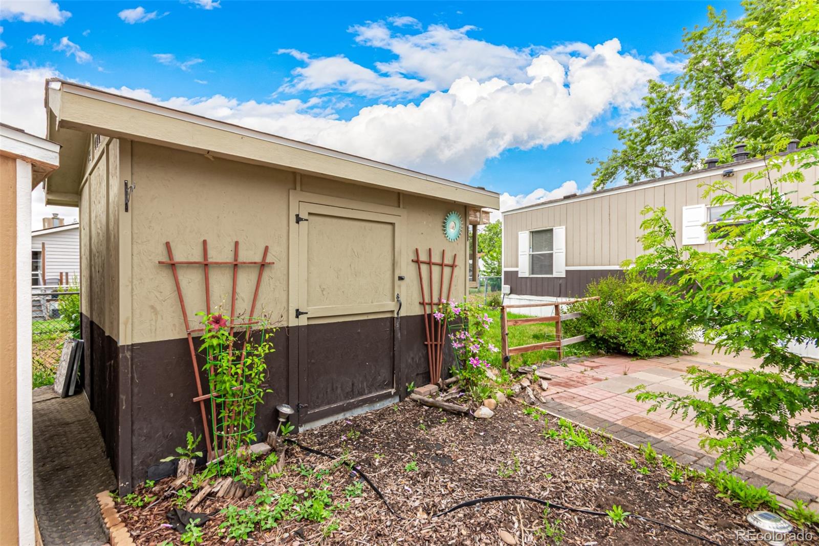 1614 Van Buren Way Aurora CO 80011