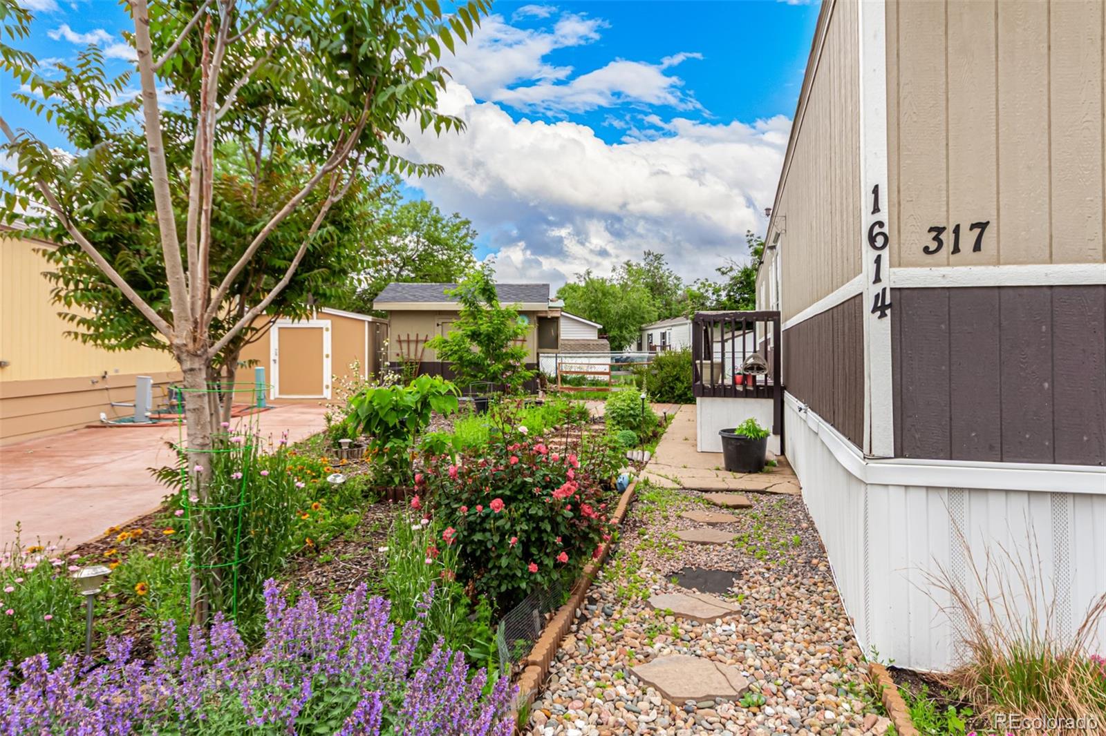 1614 Van Buren Way Aurora CO 80011