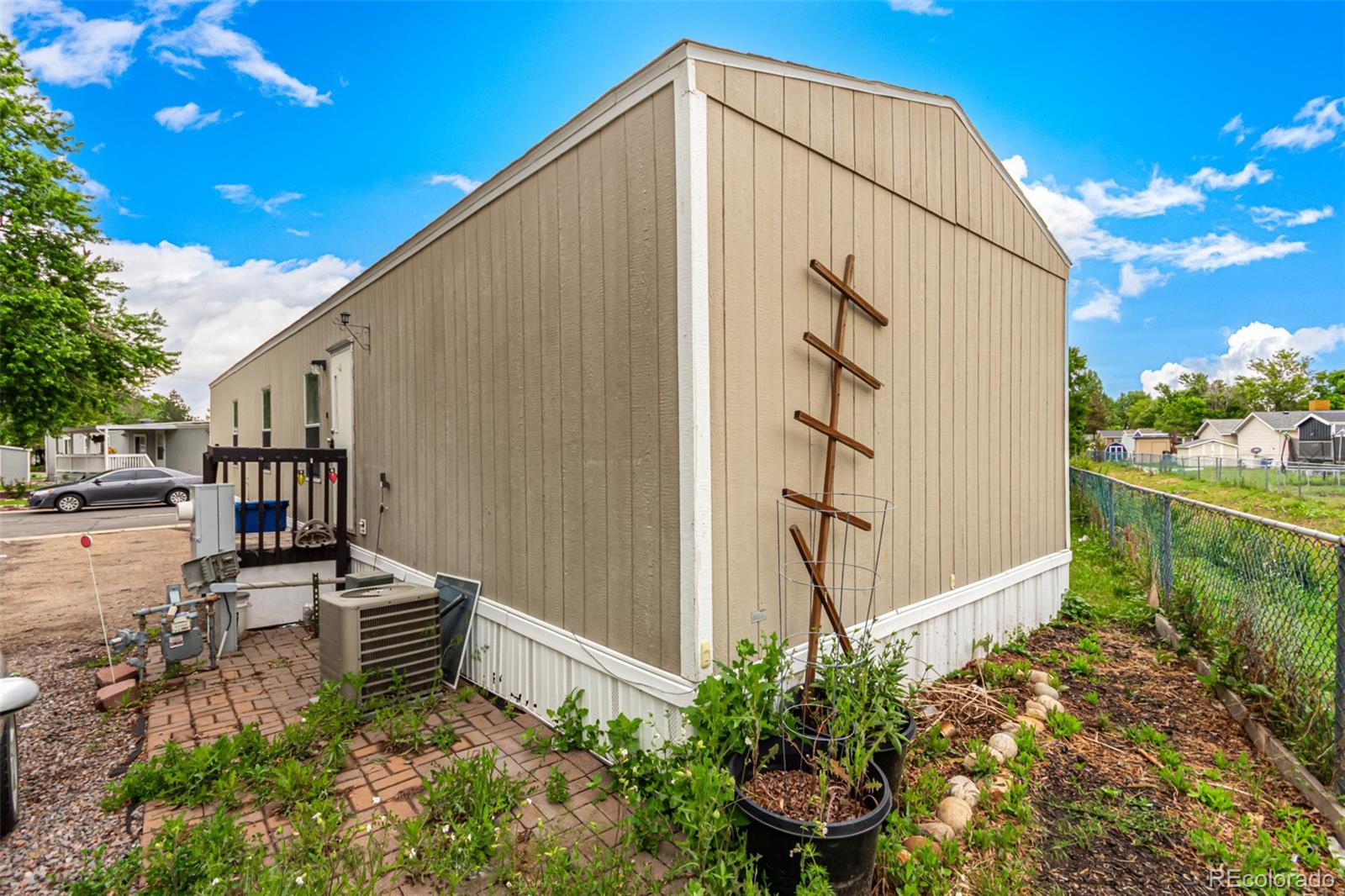 1614 Van Buren Way Aurora CO 80011