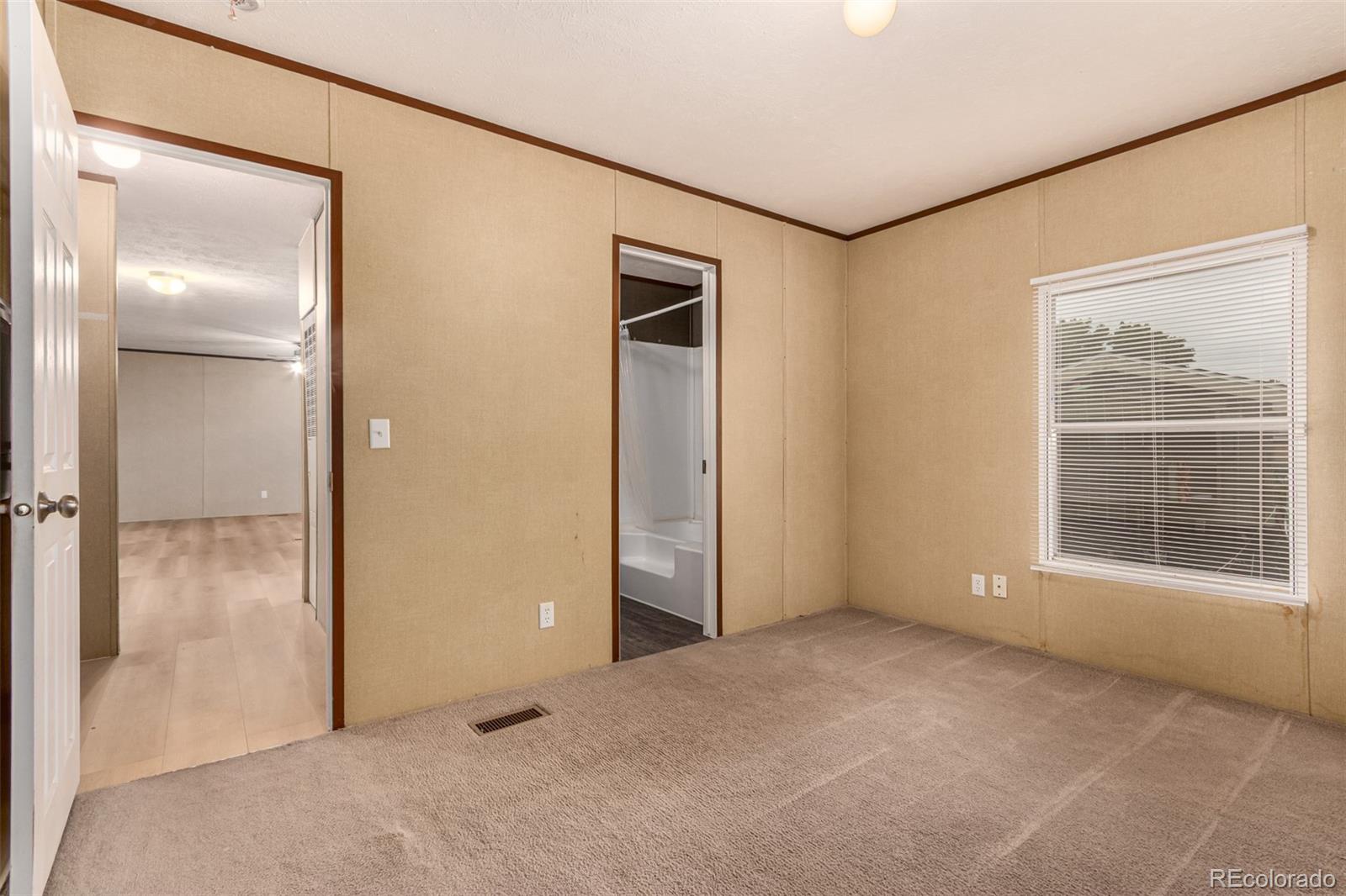 1614 Van Buren Way Aurora CO 80011