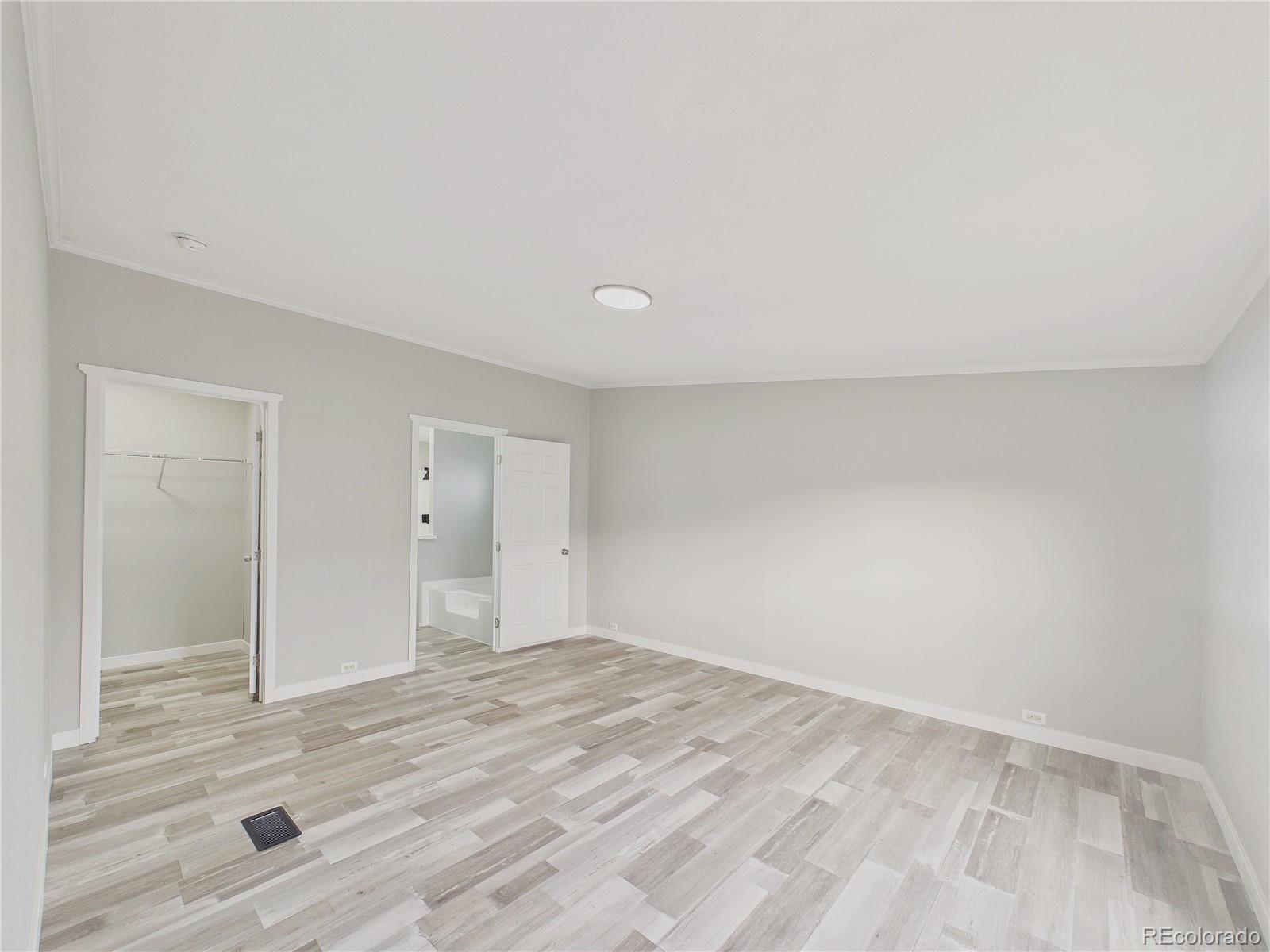 9400 Elm Court Denver CO 80260