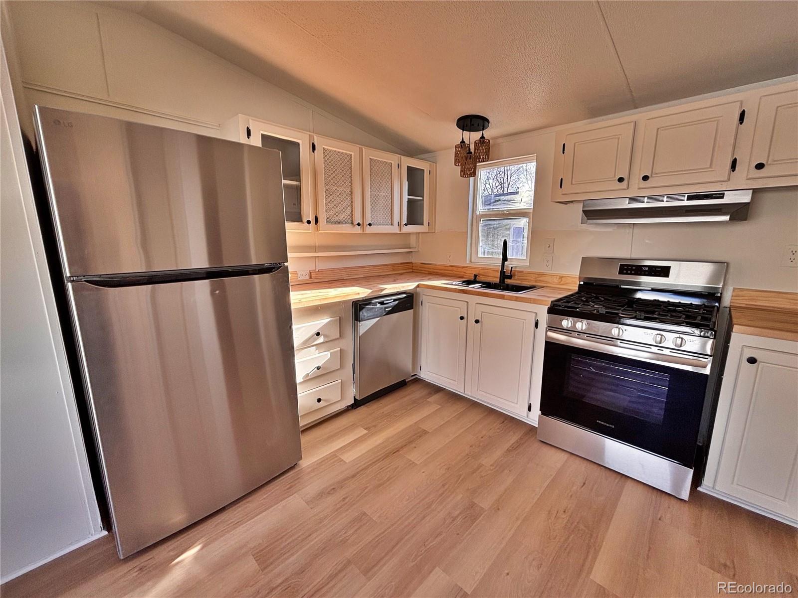 1095 Western Drive Colorado Springs CO 80915