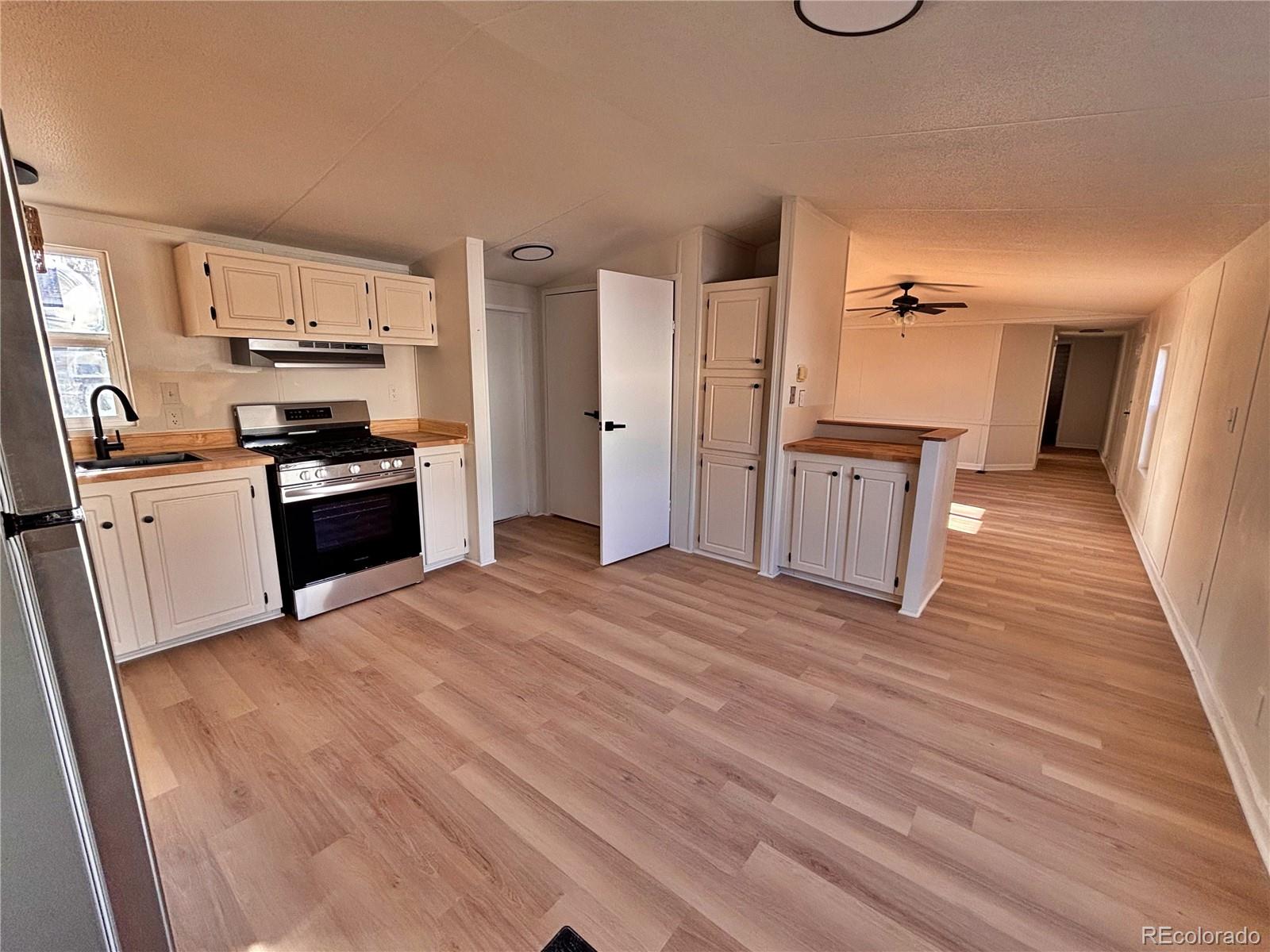 1095 Western Drive Colorado Springs CO 80915