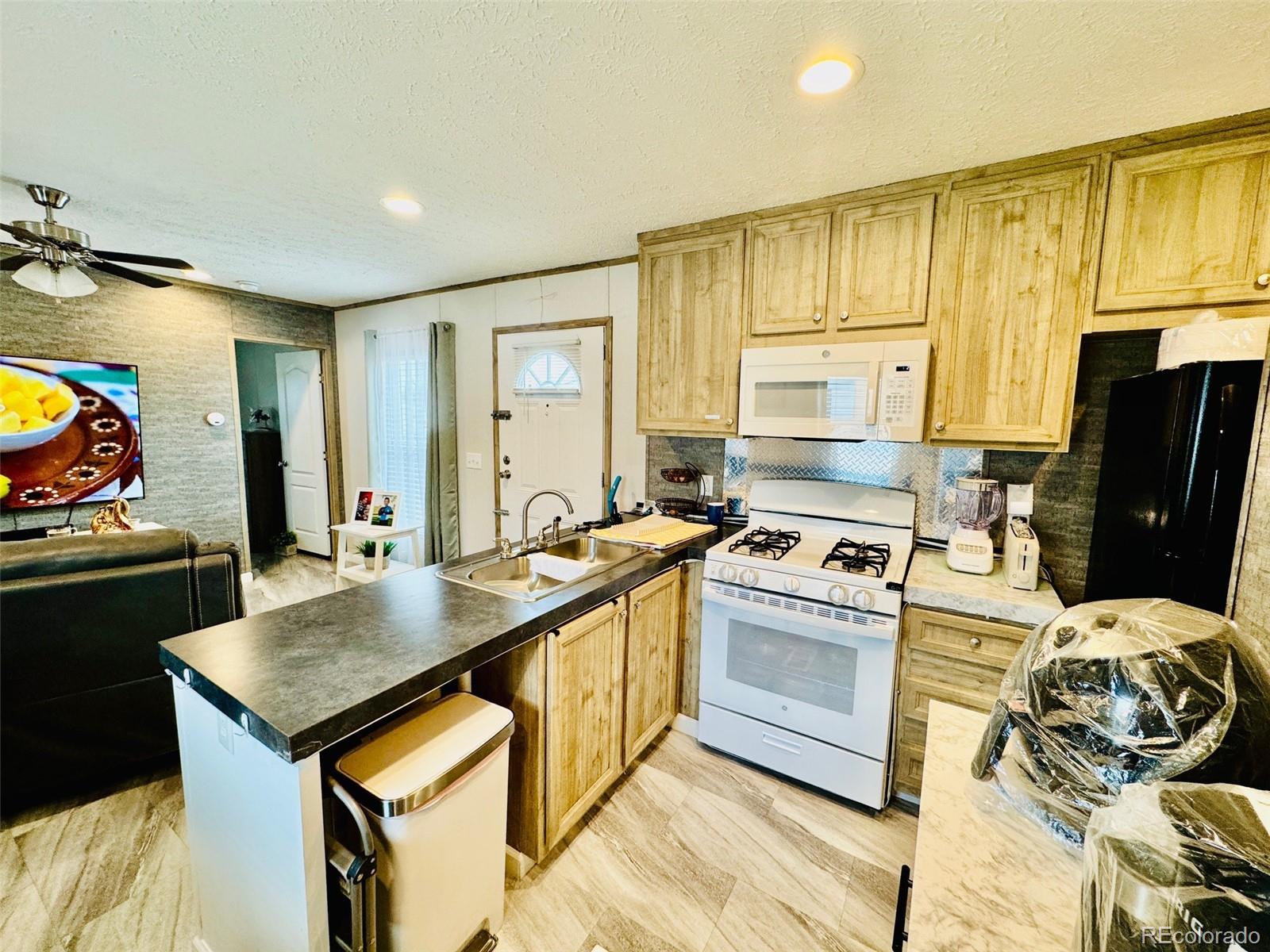 5971 E 69th Avenue #2 Commerce City CO 80022