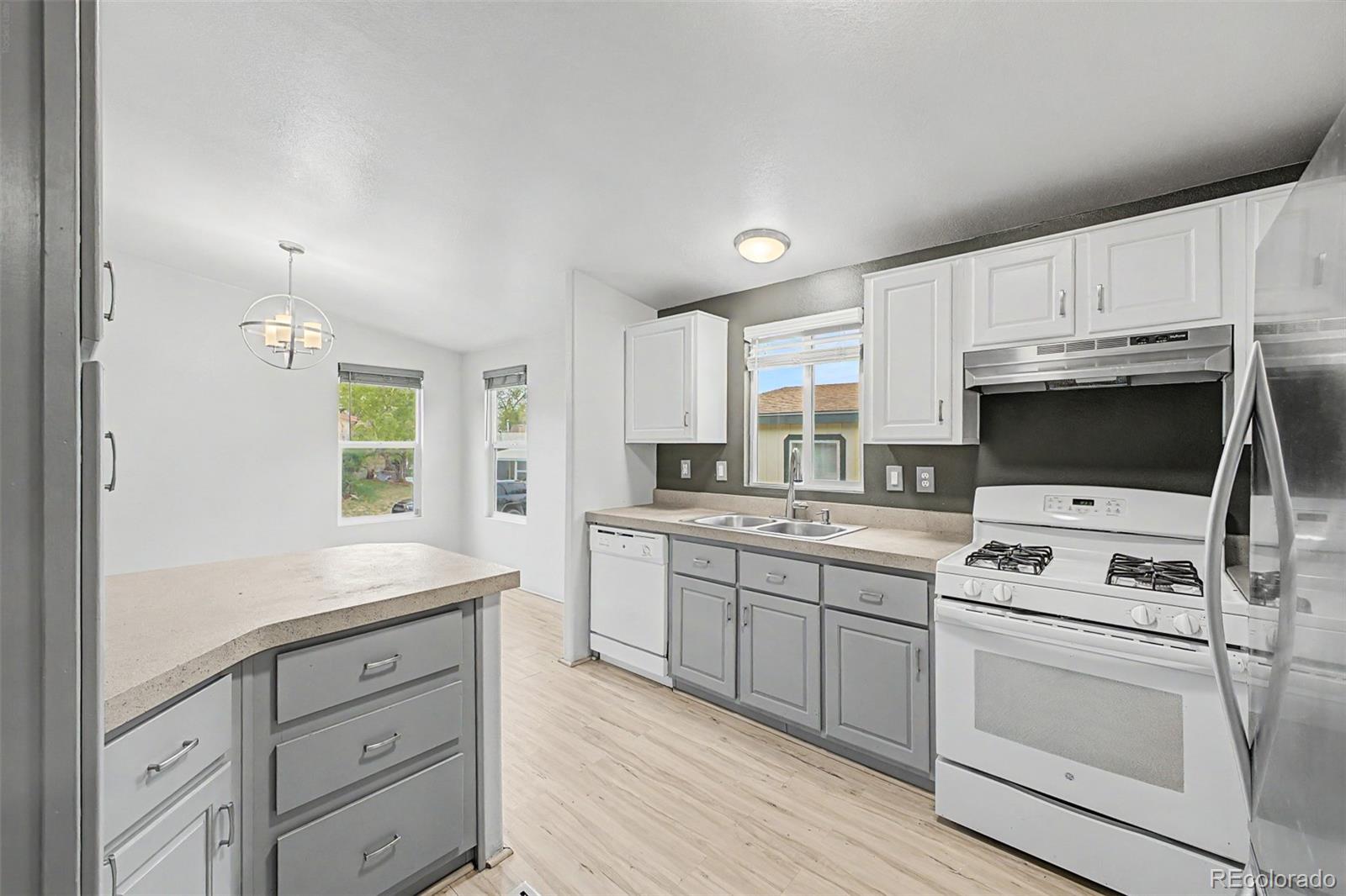 129 Ponderosa Circle Golden CO 80401