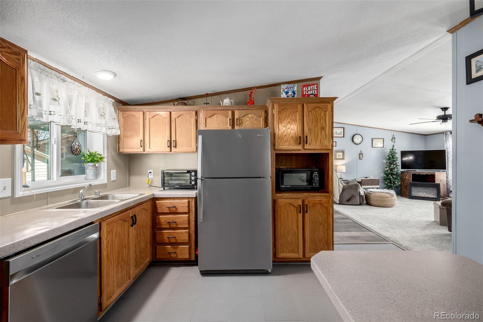 1095 Western Drive Colorado Springs CO 80915
