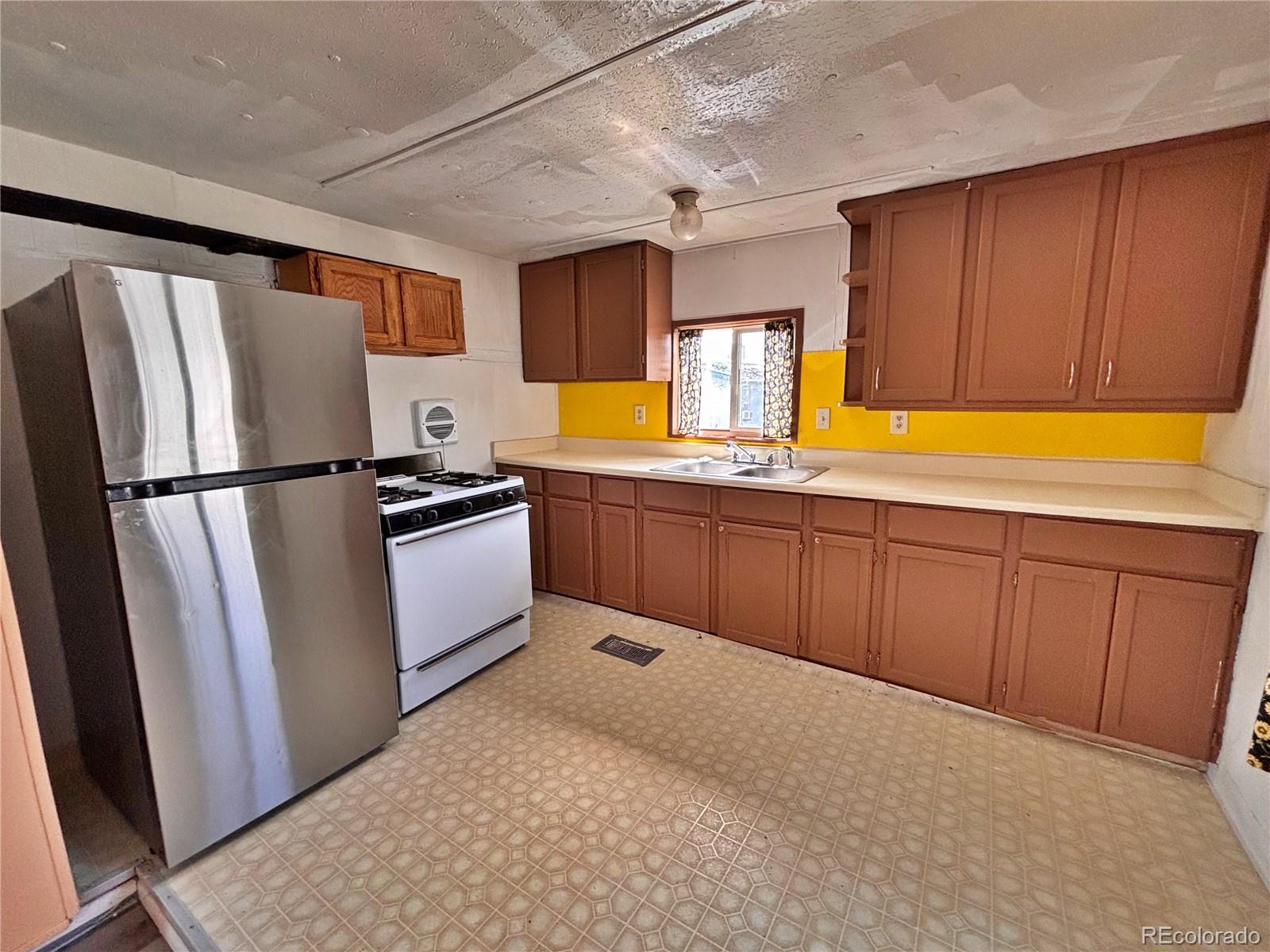 1616 E 78th Street Denver CO 80229