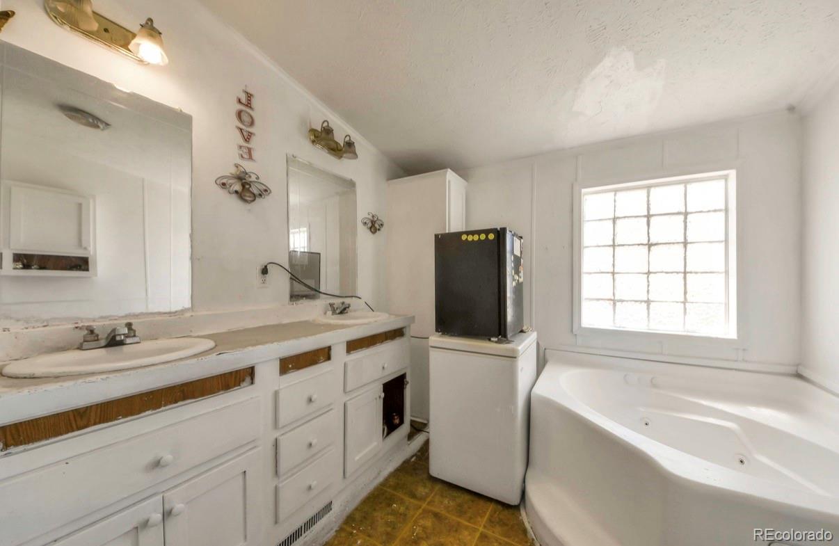4210 E 100th Avenue Thornton CO 80229