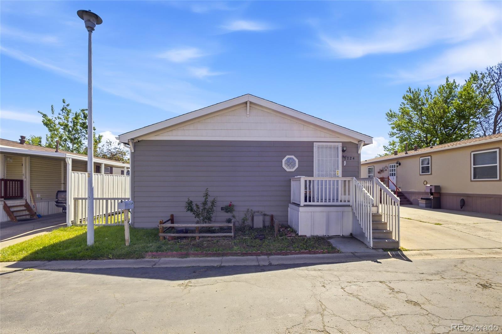 1724 Clark Street Aurora CO 80011