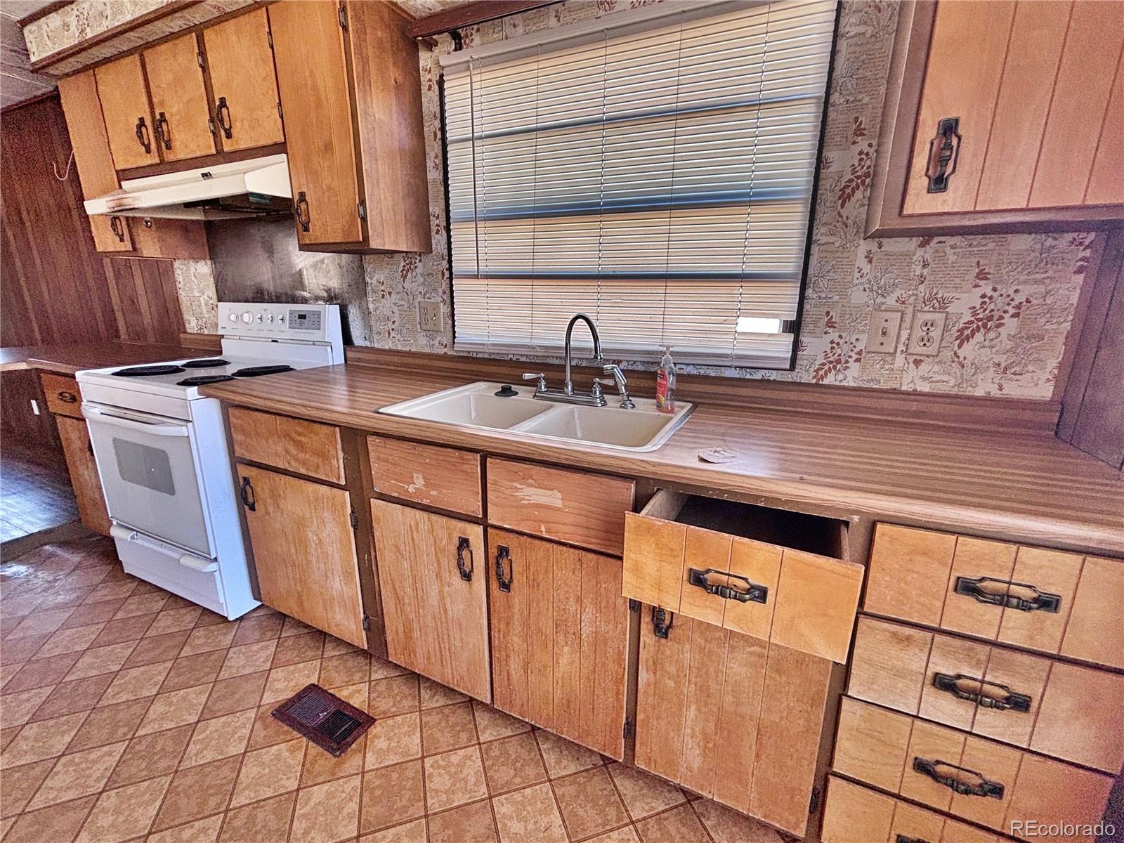 1114 Reed Lane La Junta CO 81050