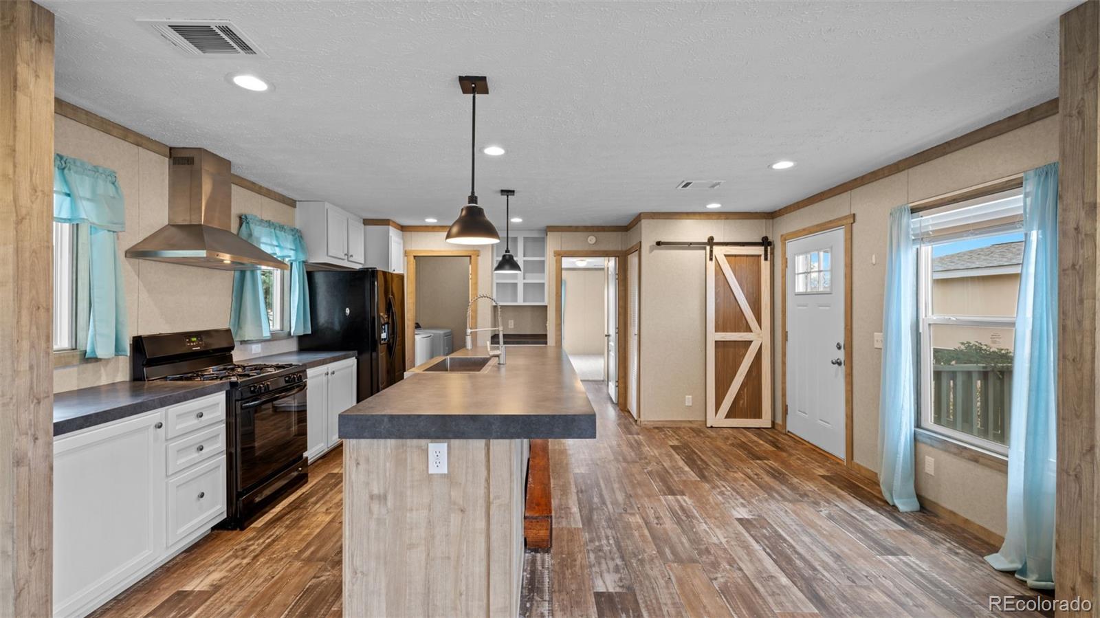 1095 Western Drive Colorado Springs CO 80915