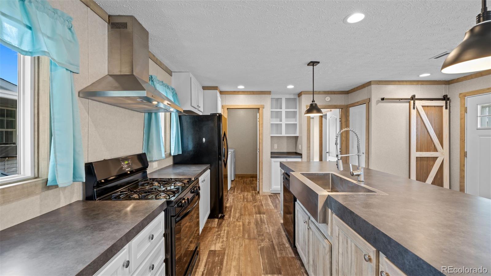 1095 Western Drive Colorado Springs CO 80915