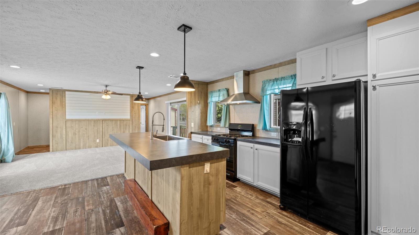 1095 Western Drive Colorado Springs CO 80915