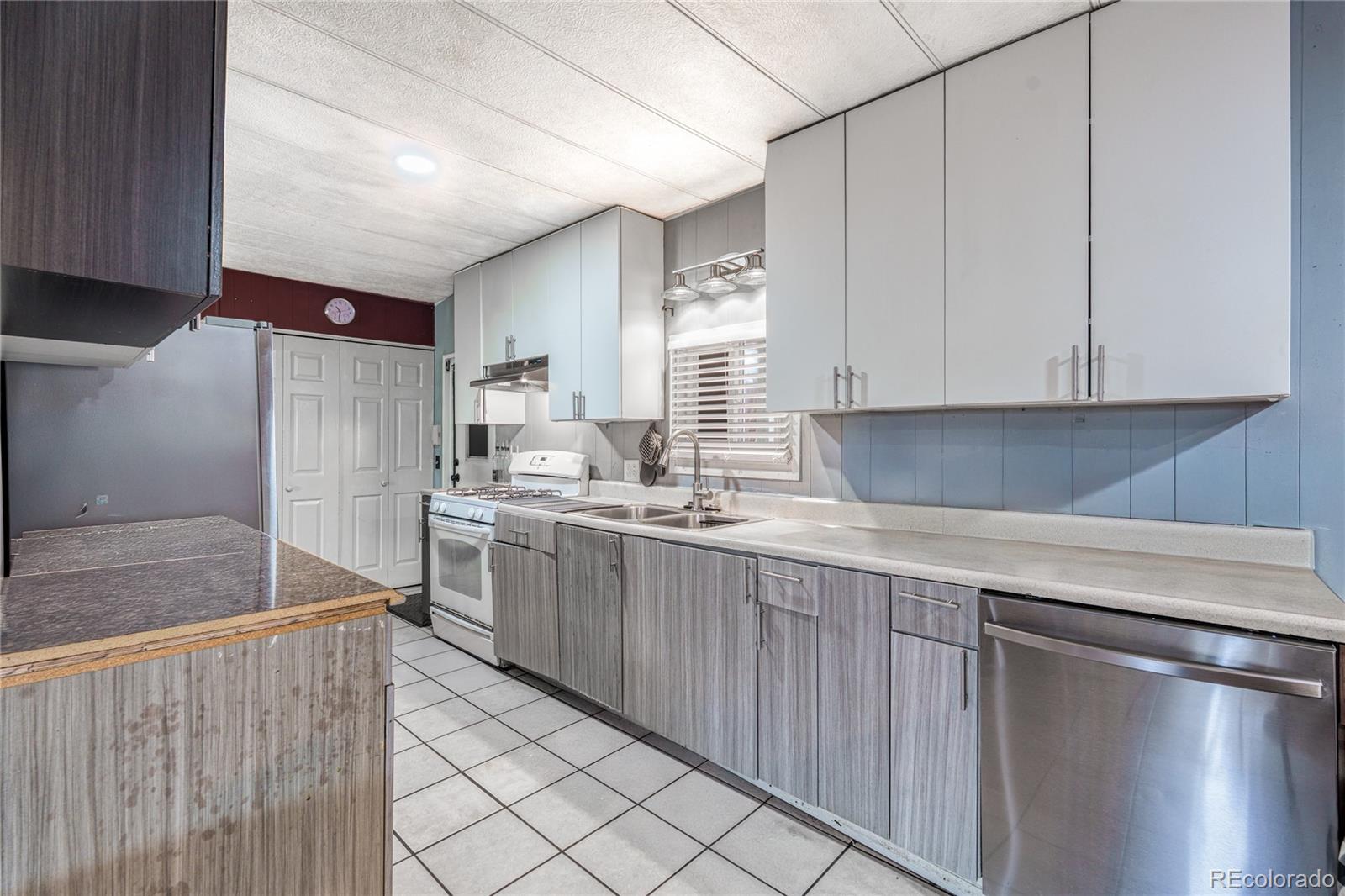 2710 Hawk Street Denver CO 80260
