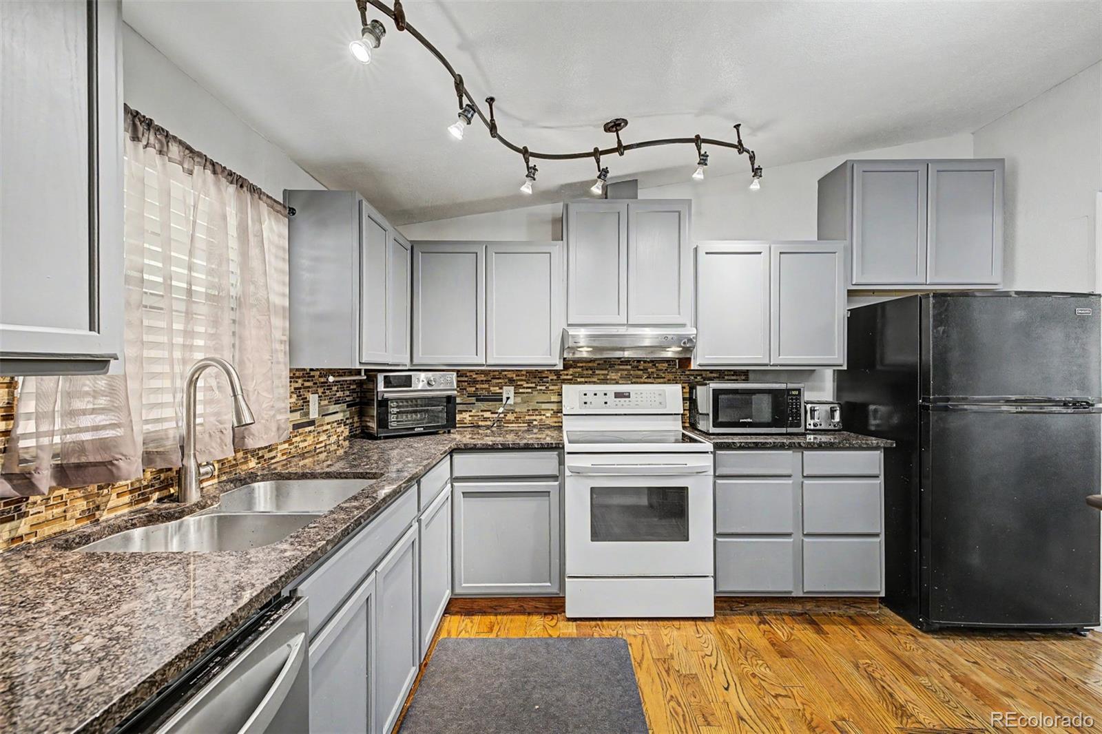 1095 Western Drive Colorado Springs CO 80915