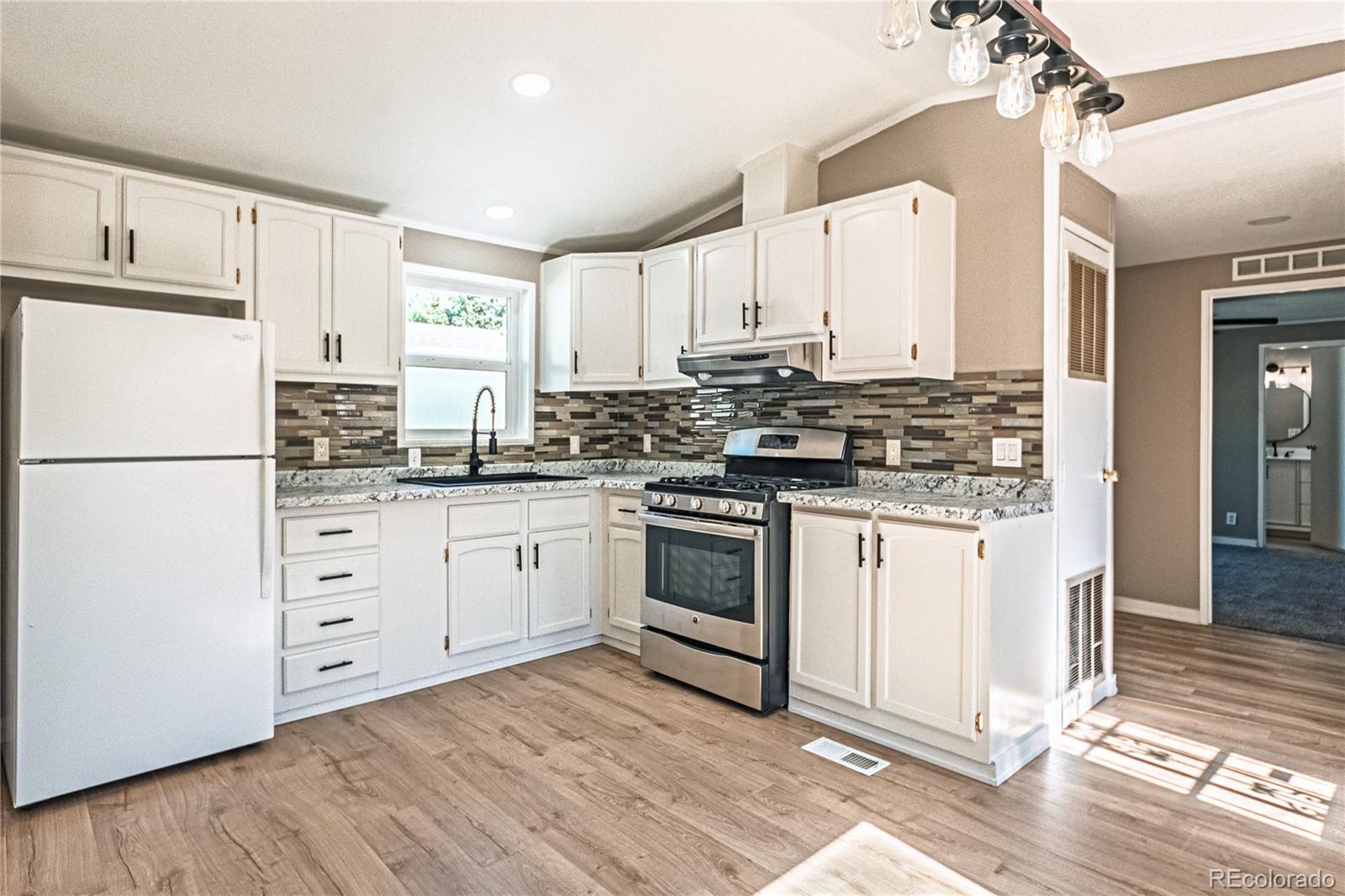 1095 Western Drive Colorado Springs CO 80915